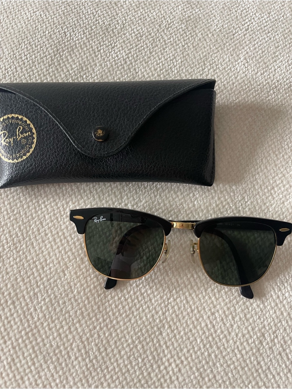 Authentic Ray-Ban Clubmaster Classic Sunglasses Black/Gold w/ Case & Cloth